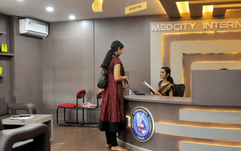 Medcity-International-Academy-slide-1